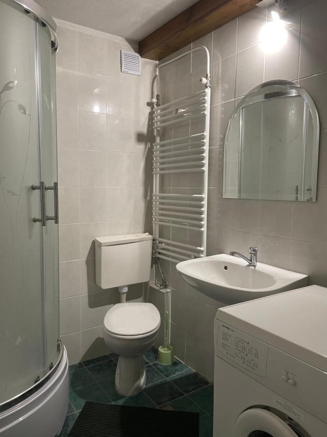 5Min Airport Apartment Surcin Bagian luar foto